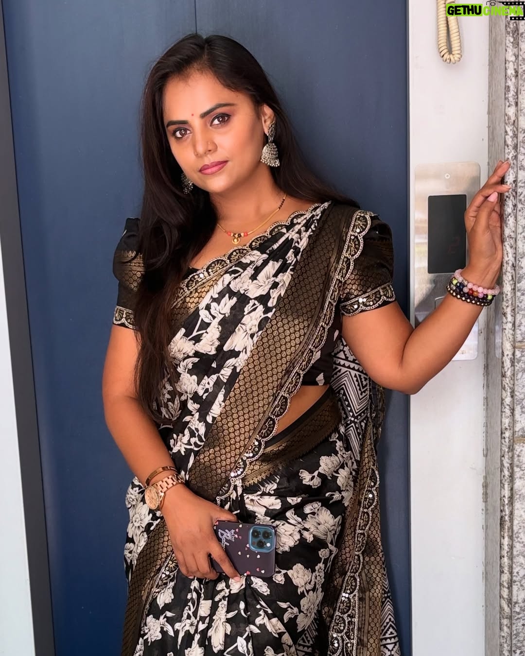 Cherika R Murthy - 10.9K Likes - My love affair with sarees knows no bounds.