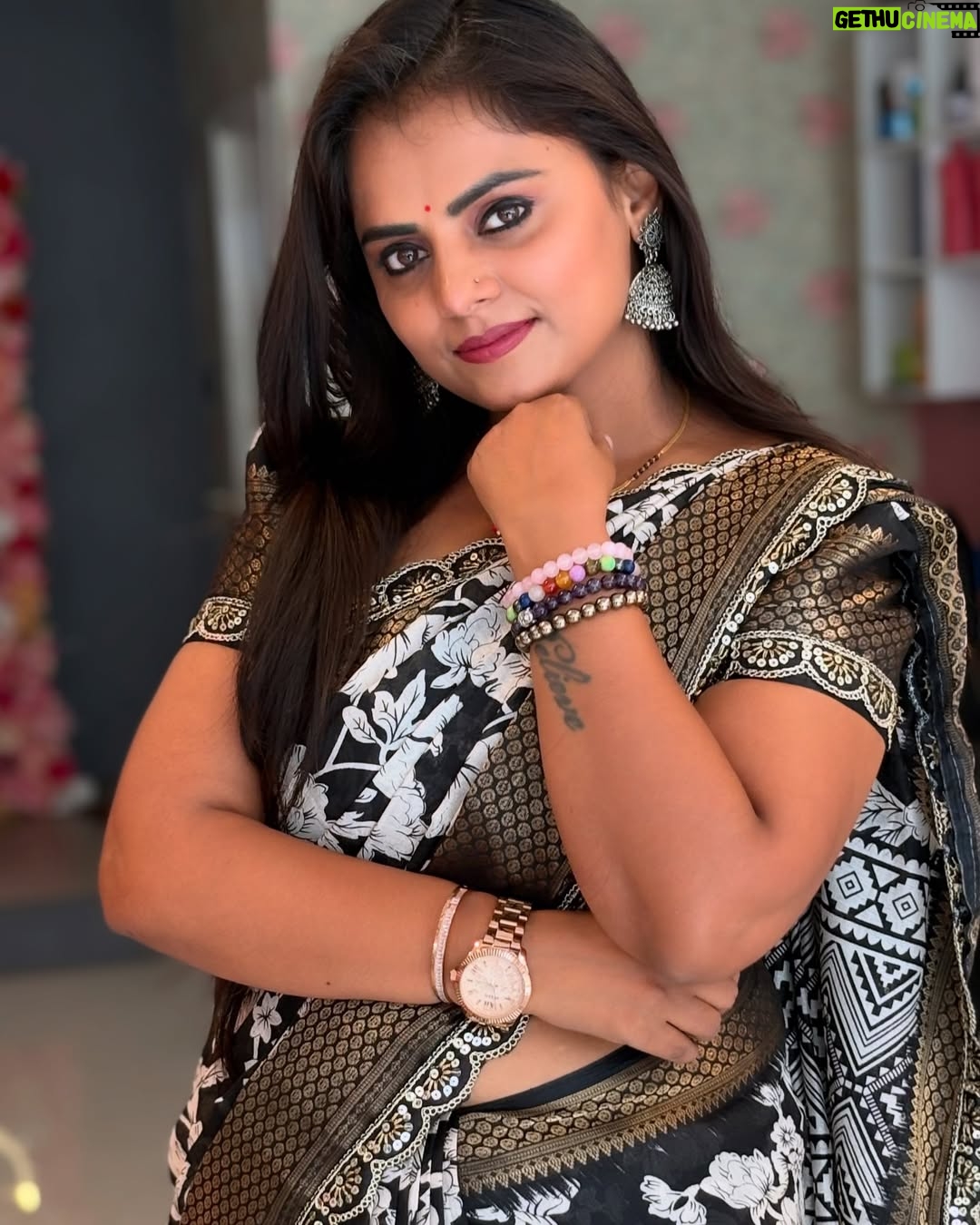 Cherika R Murthy - 10.9K Likes - My love affair with sarees knows no bounds.