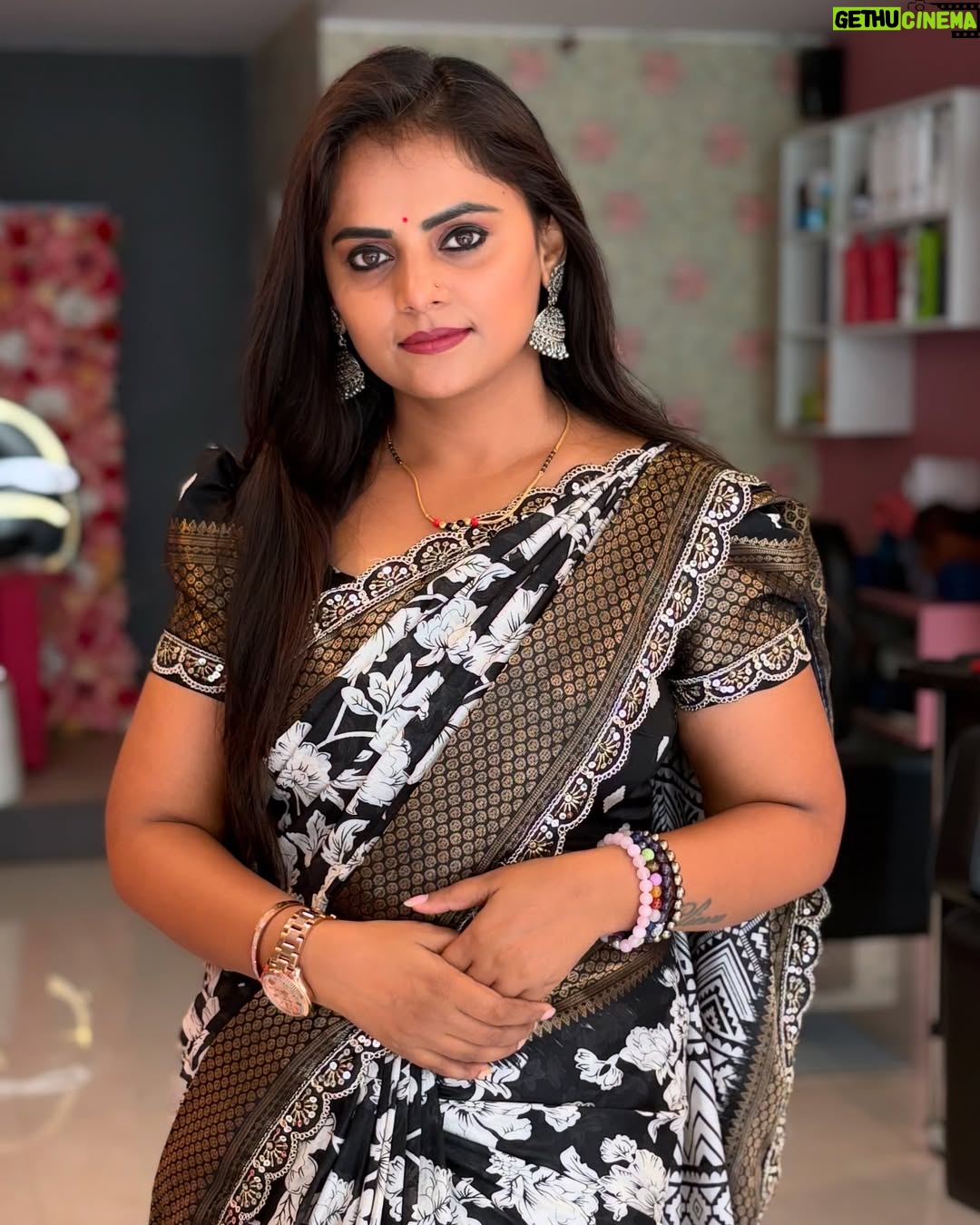 Cherika R Murthy - 10.9K Likes - My love affair with sarees knows no bounds.