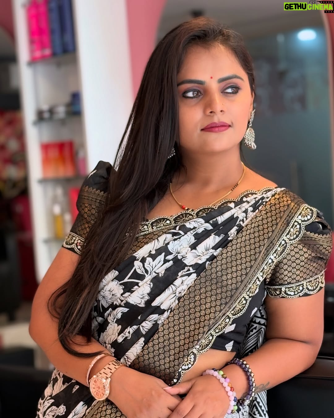 Cherika R Murthy - 10.9K Likes - My love affair with sarees knows no bounds.