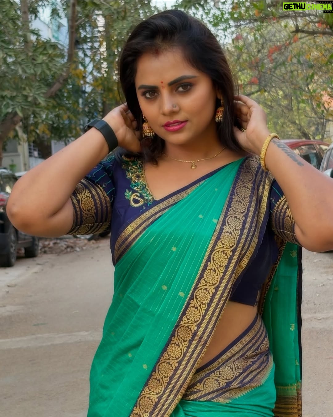 Cherika R Murthy - 11.4K Likes - In a world full of trends, I choose to remain classic in my saree.
Saree by ನನ್ನಮ್ಮ
Click by @rajani_r_murthy