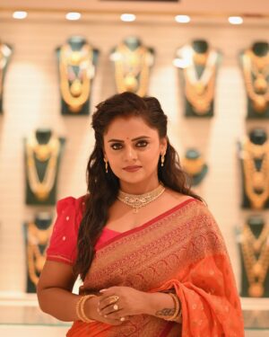 Cherika R Murthy Instagram - ಅಕ್ಷಯ ತೃತೀಯ E Akshaya tritiya Nimma Sampattu
Arogya Vriddisali Maneyali Kushi Tumbali
Akshaya Tritiyada Shubhashayagalu
Jewels by @sktm_mysuru

#cherika 

#kannadathi #kannada #actress #ashwini #kannadaactress #tamilactress #chelvi #lakshminivasa #zeekannada #revathi #gettimelam #zeetamil #ashwinirmurthy #instagram @cherikarmurthy 
@cherika_rmurthy 
#vijaynagarbangalore
