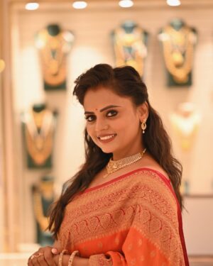 Cherika R Murthy Instagram - ಅಕ್ಷಯ ತೃತೀಯ E Akshaya tritiya Nimma Sampattu
Arogya Vriddisali Maneyali Kushi Tumbali
Akshaya Tritiyada Shubhashayagalu
Jewels by @sktm_mysuru

#cherika 

#kannadathi #kannada #actress #ashwini #kannadaactress #tamilactress #chelvi #lakshminivasa #zeekannada #revathi #gettimelam #zeetamil #ashwinirmurthy #instagram @cherikarmurthy 
@cherika_rmurthy 
#vijaynagarbangalore