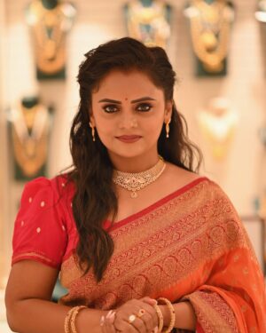 Cherika R Murthy Instagram - ಅಕ್ಷಯ ತೃತೀಯ E Akshaya tritiya Nimma Sampattu
Arogya Vriddisali Maneyali Kushi Tumbali
Akshaya Tritiyada Shubhashayagalu
Jewels by @sktm_mysuru

#cherika 

#kannadathi #kannada #actress #ashwini #kannadaactress #tamilactress #chelvi #lakshminivasa #zeekannada #revathi #gettimelam #zeetamil #ashwinirmurthy #instagram @cherikarmurthy 
@cherika_rmurthy 
#vijaynagarbangalore