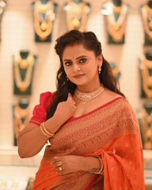 Cherika R Murthy Instagram - ಅಕ್ಷಯ ತೃತೀಯ E Akshaya tritiya Nimma Sampattu
Arogya Vriddisali Maneyali Kushi Tumbali
Akshaya Tritiyada Shubhashayagalu
Jewels by @sktm_mysuru

#cherika 

#kannadathi #kannada #actress #ashwini #kannadaactress #tamilactress #chelvi #lakshminivasa #zeekannada #revathi #gettimelam #zeetamil #ashwinirmurthy #instagram @cherikarmurthy 
@cherika_rmurthy 
#vijaynagarbangalore