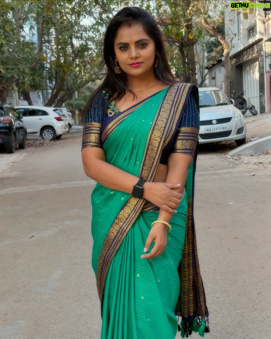 Cherika R Murthy - 11.4K Likes - In a world full of trends, I choose to remain classic in my saree.
Saree by ನನ್ನಮ್ಮ
Click by @rajani_r_murthy