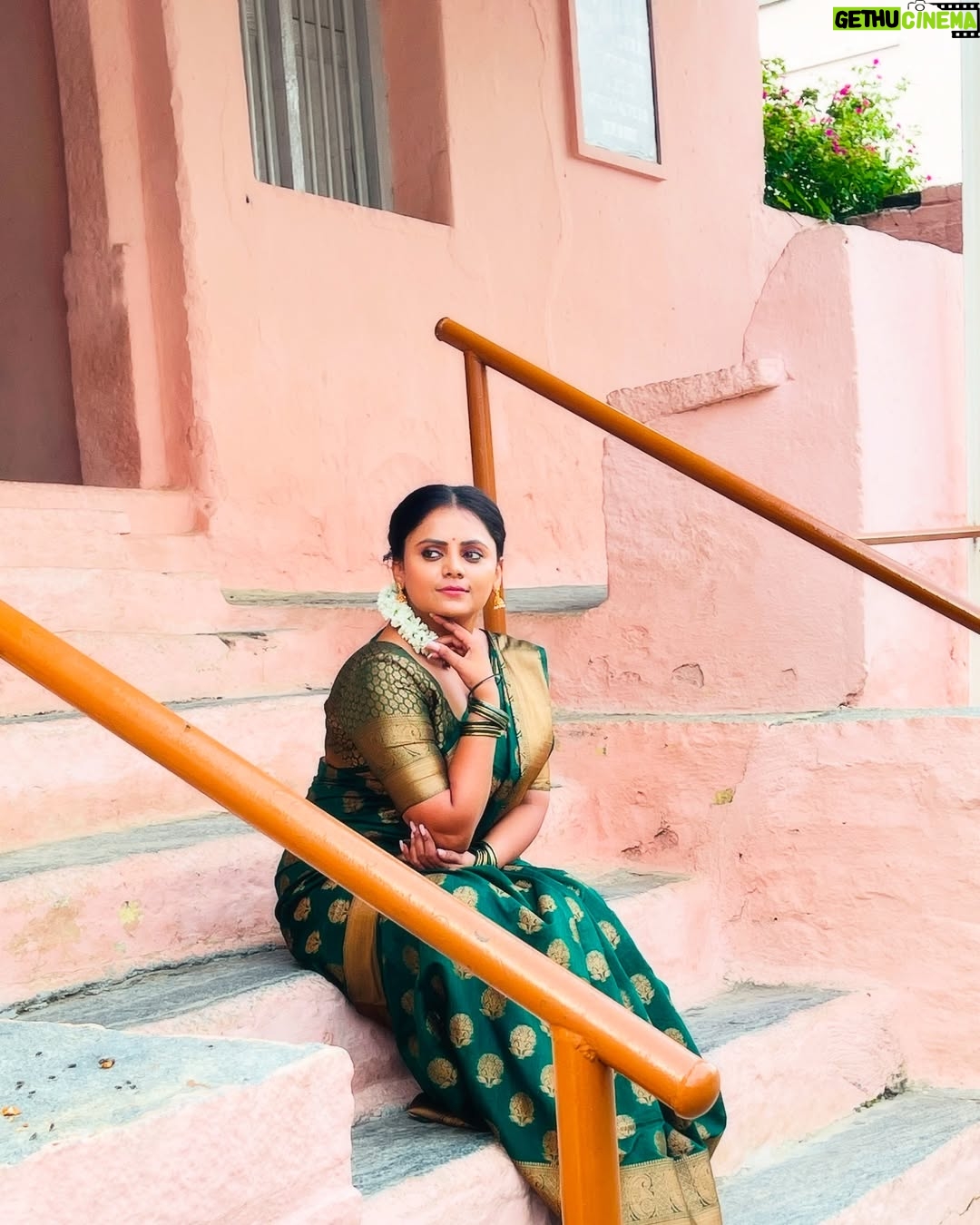 Cherika R Murthy - 1.5K Likes - #cherika
#kannadathi #kannada #actress #ashwini #kannadaactress #tamilactress #chelvi #lakshminivasa #zeekannada #revathi #gettimelam #zeetamil #ashwinirmurthy #instagram @cherika_rmurthy