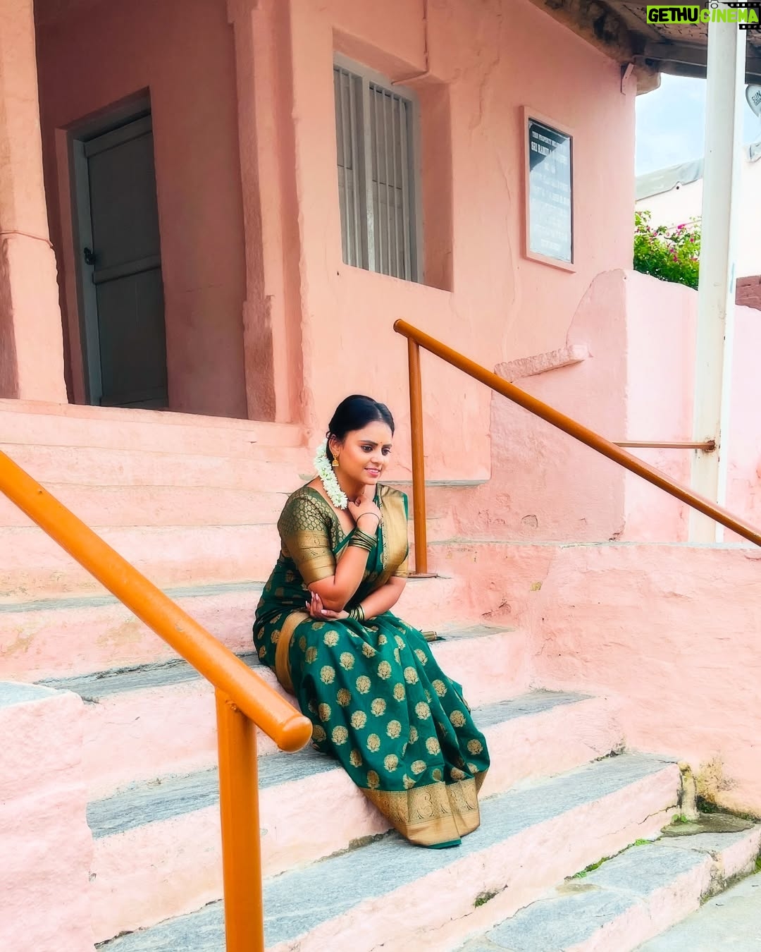 Cherika R Murthy - 1.5K Likes - #cherika
#kannadathi #kannada #actress #ashwini #kannadaactress #tamilactress #chelvi #lakshminivasa #zeekannada #revathi #gettimelam #zeetamil #ashwinirmurthy #instagram @cherika_rmurthy
