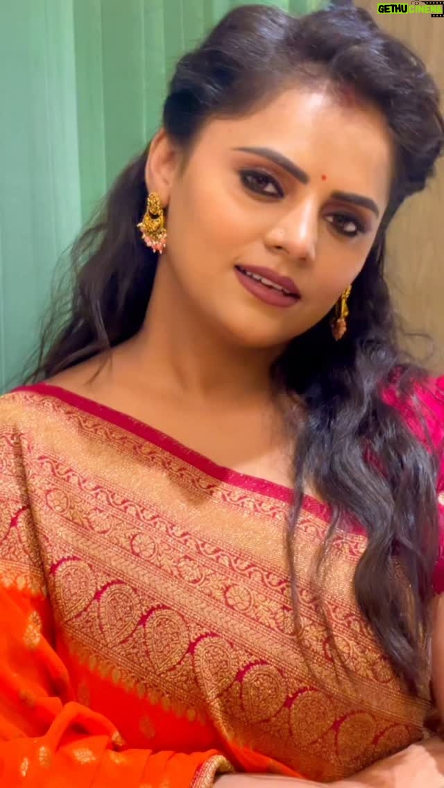 Cherika R Murthy - 1.6K Likes - ಇದು ಕವಿವಾಣಿಯೂ. ಇದು ಋಷಿವಾಣಿಯೋ.
#cherika
#kannadathi #kannada #actress #ashwini #kannadaactress #tamilactress #chelvi #lakshminivasa #zeekannada #revathi #gettimelam #zeetamil #ashwinirmurthy #instagram @cherika_rmurthy