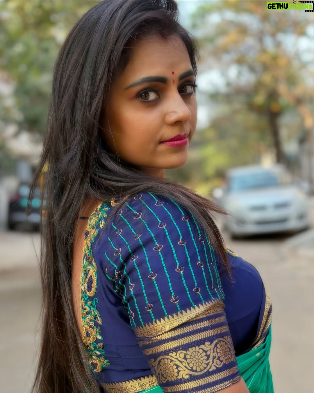 Cherika R Murthy - 11.4K Likes - In a world full of trends, I choose to remain classic in my saree.
Saree by ನನ್ನಮ್ಮ
Click by @rajani_r_murthy