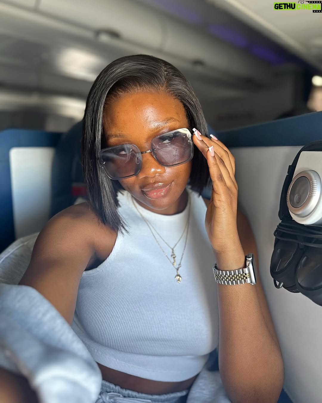 Chinenye Nnebe - 132.4K Likes - Selfie Game Strong 💪🏽
Took a flight to go see my Angel @adaezeaurora ✈️❤️
@skn.analyticsmed has my skin looking great 🥰❤️