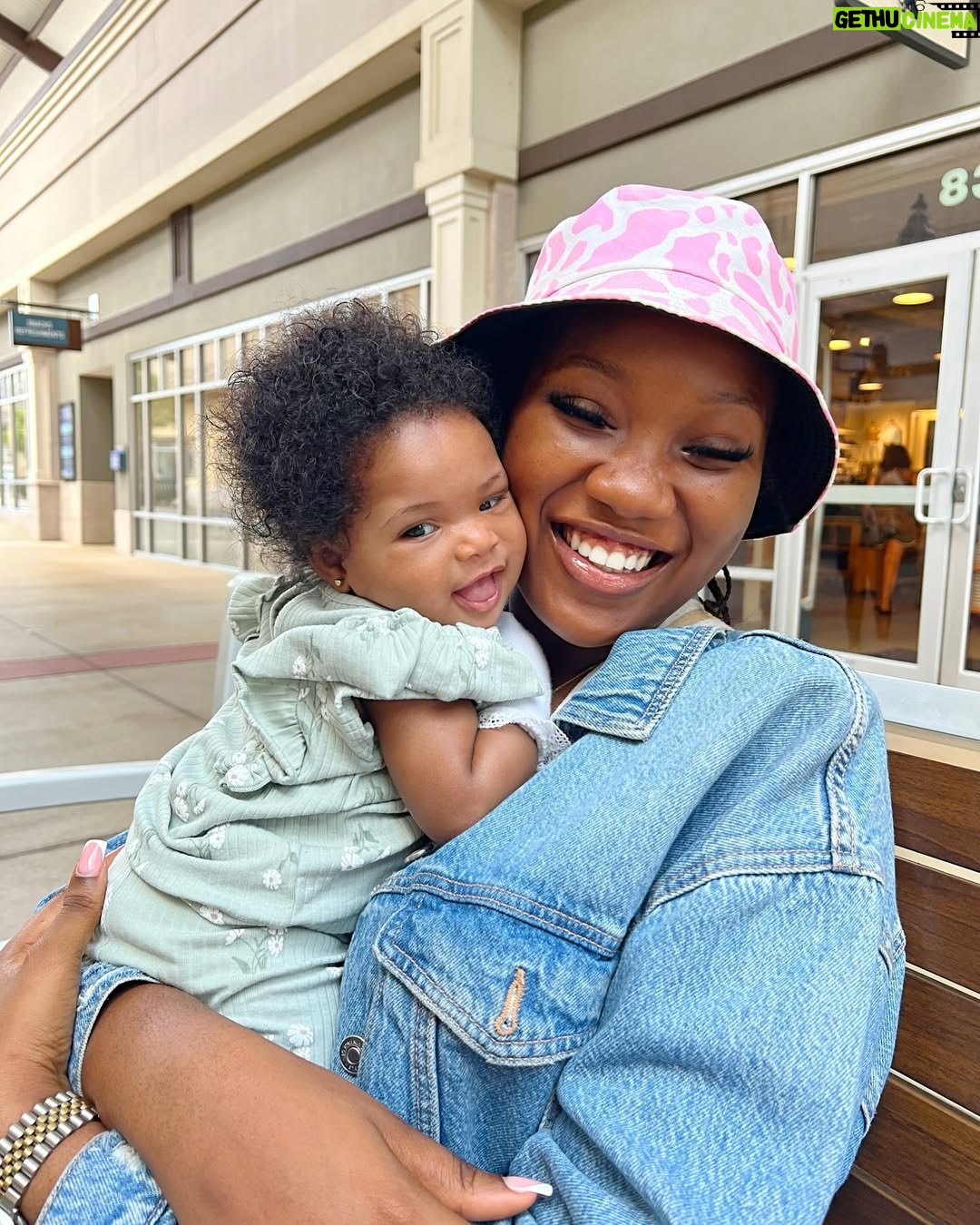 Chinenye Nnebe - 303.8K Likes - My favorite little human @adaezeaurora ❤️
I love you so much my angel 🥰
#niece