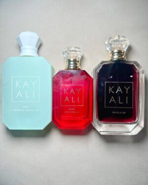 Chinenye Nnebe Instagram - A lady and her babies (check last slide to see my babies from 💚❤️🖤

Today is try your luck day. So I’d be trying my luck with a brand I’ve always wanted to work with, which is @kayali 

Y’all please tell @kayali that I’m a lover of their perfume and I’d absolutely love to work with them 🥺❤️
