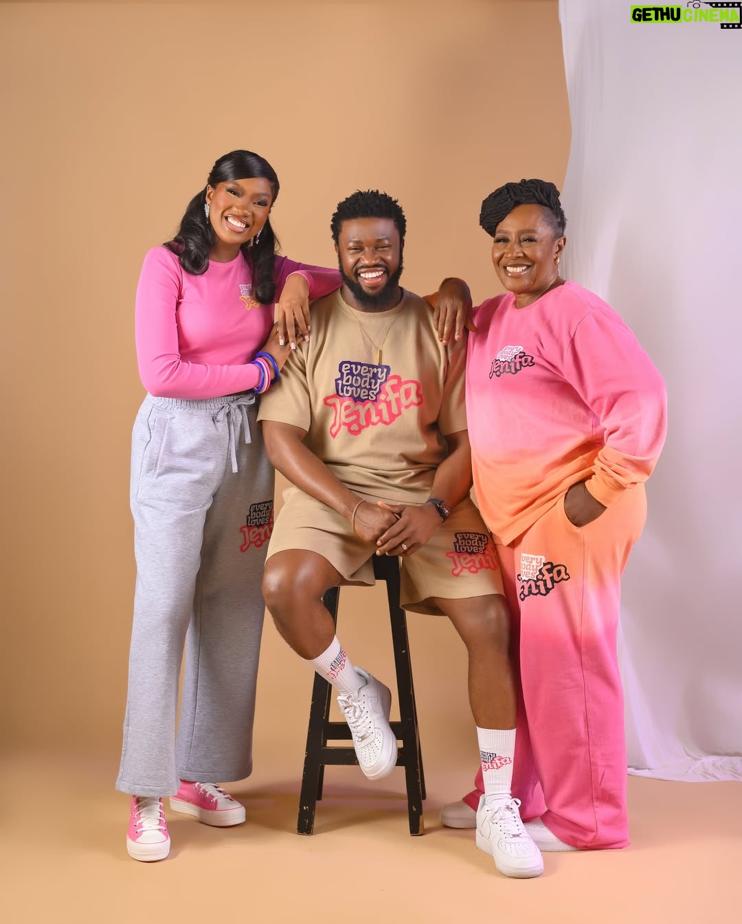 Chinenye Nnebe - 194.4K Likes - Grateful to be a part of this Amazing project 🙏🏽
Thank you so much for the love so far fam ❤️
You’re definitely going to love Jenifa 😁
December 13th #everybodylovesjenifa hits the Cinema Nationwide 💃🏽💃🏽💃🏽