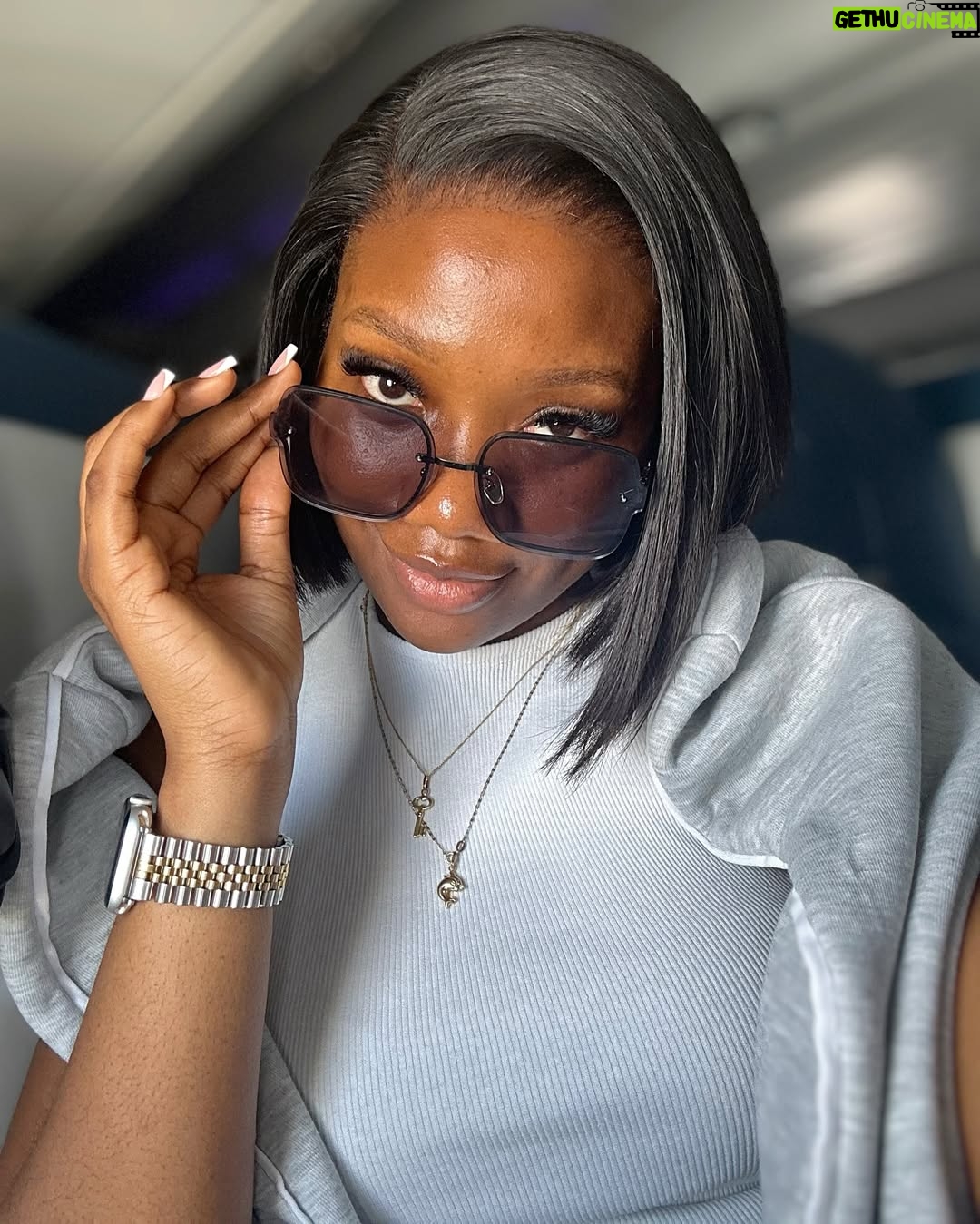 Chinenye Nnebe - 132.4K Likes - Selfie Game Strong 💪🏽
Took a flight to go see my Angel @adaezeaurora ✈️❤️
@skn.analyticsmed has my skin looking great 🥰❤️
