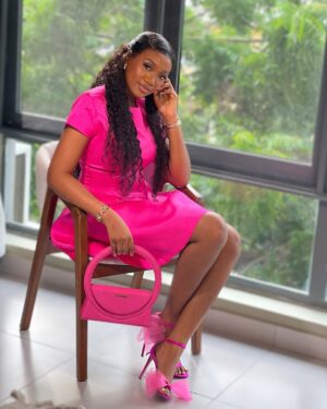 Chinenye Nnebe Instagram - I hope these pictures brighten your weekend 💞

📸: @omah_nnebe