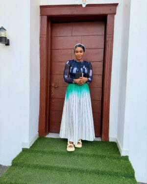 Chioma Okafor Instagram - Happy Sunday OmaFam 🥰

The Church Girl is still showing on “FAVOUR OMA TV” 

What do you think ? 😁🫢

#FocusOnChioma