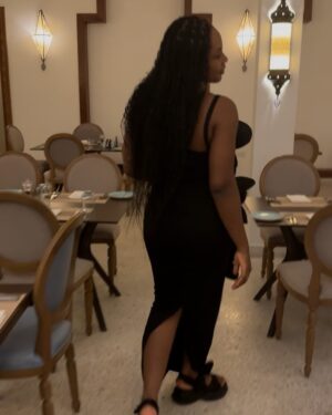 Chioma Okafor Instagram - Merry Christmas OmaFam 🥰❤️

Wishing you all forms of happiness,peace & Favour in this festive season 🥳