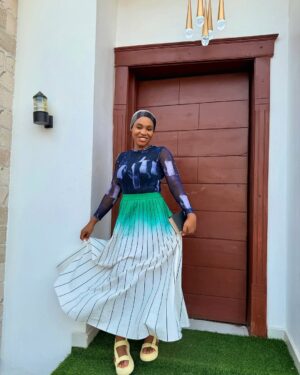 Chioma Okafor Instagram - Happy Sunday OmaFam 🥰

The Church Girl is still showing on “FAVOUR OMA TV” 

What do you think ? 😁🫢

#FocusOnChioma