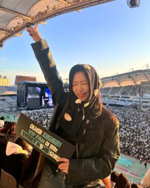 Cho Lee-hyeon Instagram - vip된지 벌써 19년 ..🫶🏻👑
좋아요는 있지만 싫어요는 없어요🤍
진짜 8년만의 콘서트 실화 맞냐구요!!!!!!!!!!!!!!
추위와 맞바꾼 잊지 못할 콘서트..행복이었다ㅠㅠ
꽃지용🌹

#gd #gdragon #지디 #vip ....👑