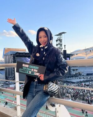 Cho Lee-hyeon Instagram - vip된지 벌써 19년 ..🫶🏻👑
좋아요는 있지만 싫어요는 없어요🤍
진짜 8년만의 콘서트 실화 맞냐구요!!!!!!!!!!!!!!
추위와 맞바꾼 잊지 못할 콘서트..행복이었다ㅠㅠ
꽃지용🌹

#gd #gdragon #지디 #vip ....👑