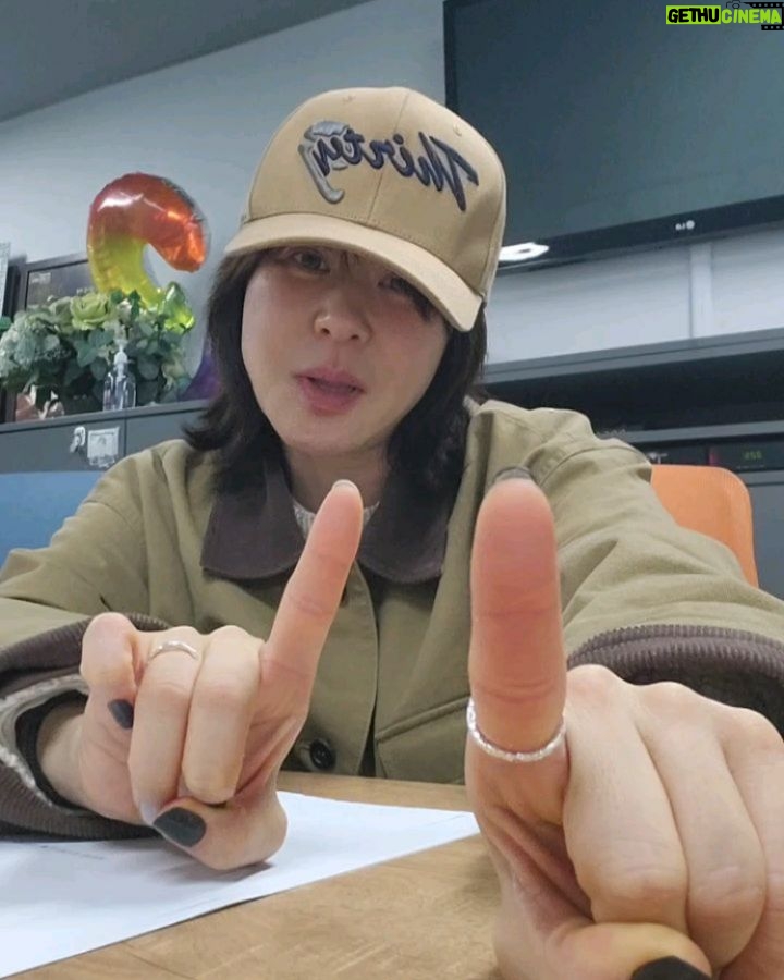 Choi Kang-hee - 6.5K Likes - 심심해서 올리는 게시물
병🏥원
심 심
무려.. 내가! 심심하다니!
더이상 탈 멍이 없음~ 멍~
근데 또 좋아🤦♂️
