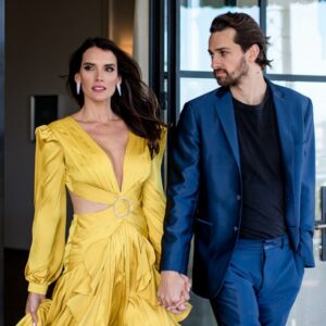 Christina Pascucci Instagram - Happy anniversary to the only guy who could probably put up with me. I never knew who I would end up marrying because it’s hard to keep my feet on the ground at times, but from the beginning you were so focused, grounded, and committed to us, even when I only gave you 15 minutes on our second date 😂 Thank you for being our rock and such a doting dad for Alessandra. And thank you for doing this shoot with me even though you hate photos. Love you!

Also shout out to my talented friend and stylist extraordinaire @jenprincipestyles who styled me this day!