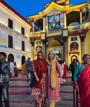 Chum Darang Instagram - Love and light to all✨ 
Jai Pashupati Nath.