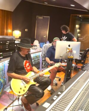 Cindy Blackman Instagram - I had a blast w/ @carlossantana @thehideoutlv studio today!he sounded amazing!!!!!💎💯💎thanks @markevertongray & Tristen!💎💎💎 thank you for the 📸 & 🎥 @btbventures