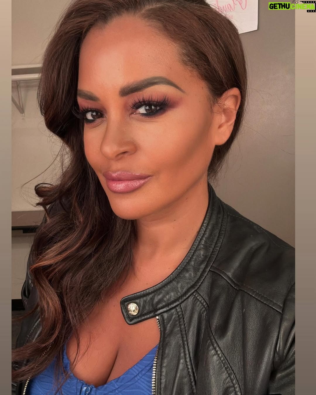 Claudia Jordan - 0.9K Likes - Last night…. 💙🎭