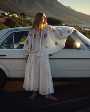 Cloudy Zackrocki Instagram - 💥 OUT NOW 💥
The new @cloudy X Seidensticker Drop – a tribute to the free-spirited vibes of the '70s! 
This collection is all about freedom, self-expression, and effortless style. Inspired by the iconic fashion of the decade, we’ve reimagined flowy silhouettes, chic yet comfy fits, and timeless prints to bring that ultimate summer feeling to life.
This drop includes pants and a dress, alongside breezy shirts and versatile pieces that move with you – whether you're strolling through the city or dancing into the sunset. 

The Collection is now available on www.seidensticker.com – limited availability, size inclusive, worldwide shipping. 

#CloudyXSeidensticker #BohoVibes #SummerStyle #SeventiesRevival #EffortlessChic

Talent: @cloudy_z
Fotograf: @moiseymb
Videograf: @victoriacliffe.films
Styling: @cloudy
Hair & MakeUp: @kifftits
Creative Production: @dodo.doesit