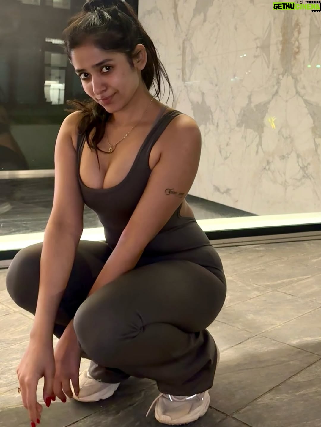 Crazy gamete - 2.6K Likes - Super comfy and stylish jumpsuit from @brabic__official
Use my code to get the discount - Crazy20
.
.
.
.
.
.
.
.
.
#feed #explore #loveit #instadaily #instahits #jumpsuit #fashiongram #sport