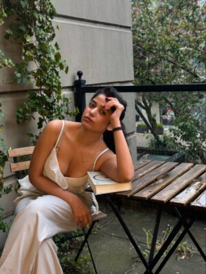 Crazy gamete Instagram - A silent love 
Top - aritzia 😚
.
.
.
.
.
.
.
#explore #feed #foryou #loveit #instadaily #outfit #whitetop