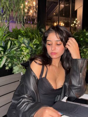 Crazy gamete Instagram - Outfit - @skims 
.
.
.
.
.
.
.
.
#explore #foryou #blackdress #skims #instadaily #loveit