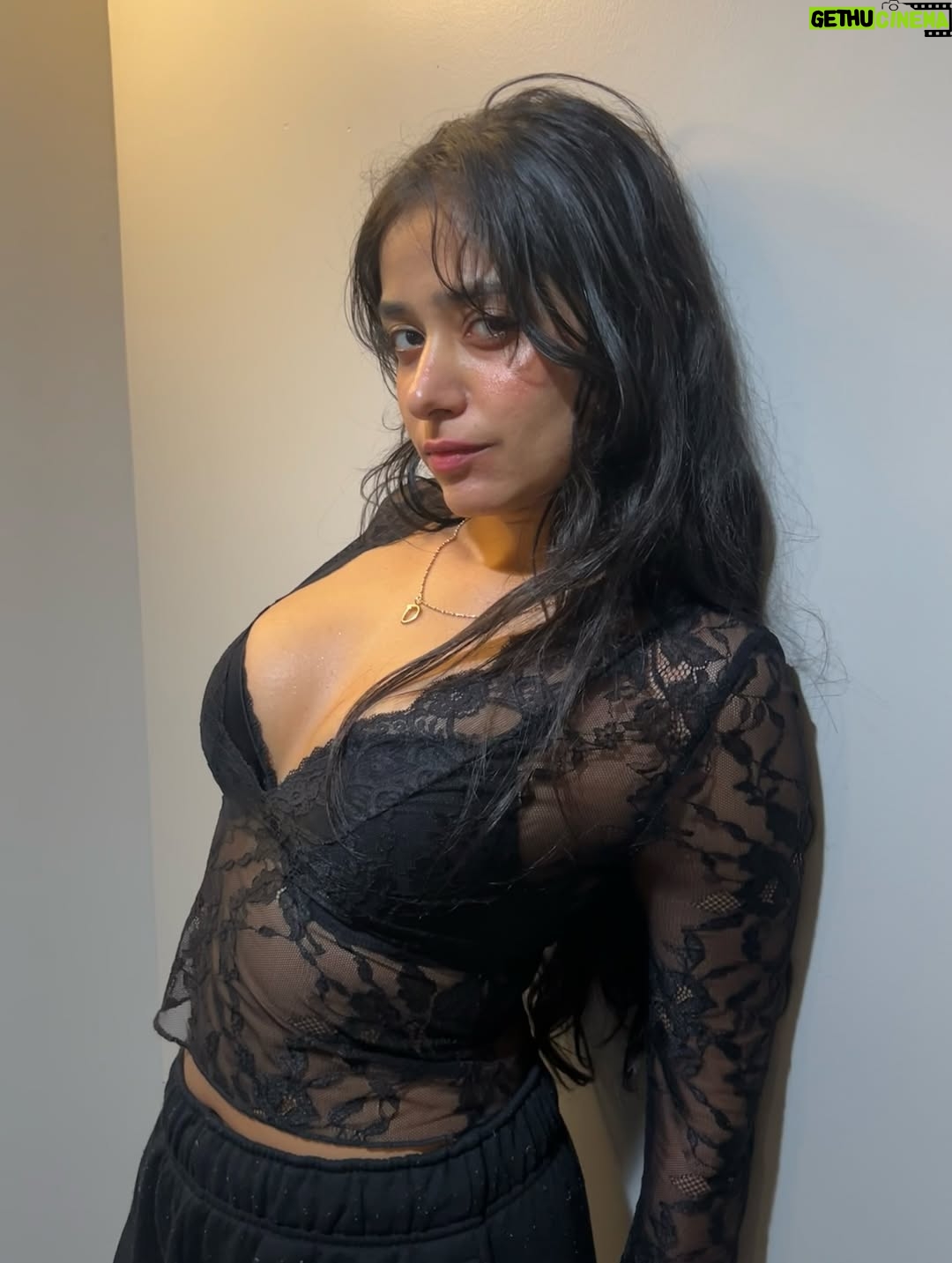 Crazy gamete - 4.9K Likes - Ofcourse why not fun with the lace top when you can.
Top - @sheinofficial @shein_ca
.
.
.
.
.
.
.
.
#explore #shein #collab #feed #loveit #foryou #instadaily #lace #lacetop