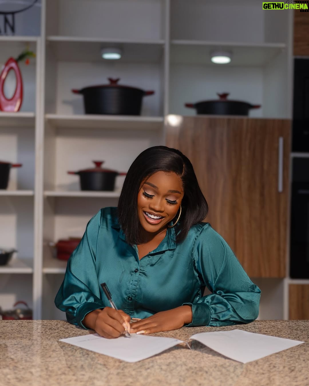 Cynthia Nwadiora - 69.4K Likes - I am so excited about this one, As a food enthusiast and your new show HOST , my journey into discovering new African recipes and sharing with the world takes a great leap as i will be putting foodies, chefs and cooks from all parts of Africa under financial pressure to make meals on a budget for their favorite celebrities on @urbankitchenshow .
Join me as we explore Africa and its culture through food with a blend of entertainment and education
#YourHost