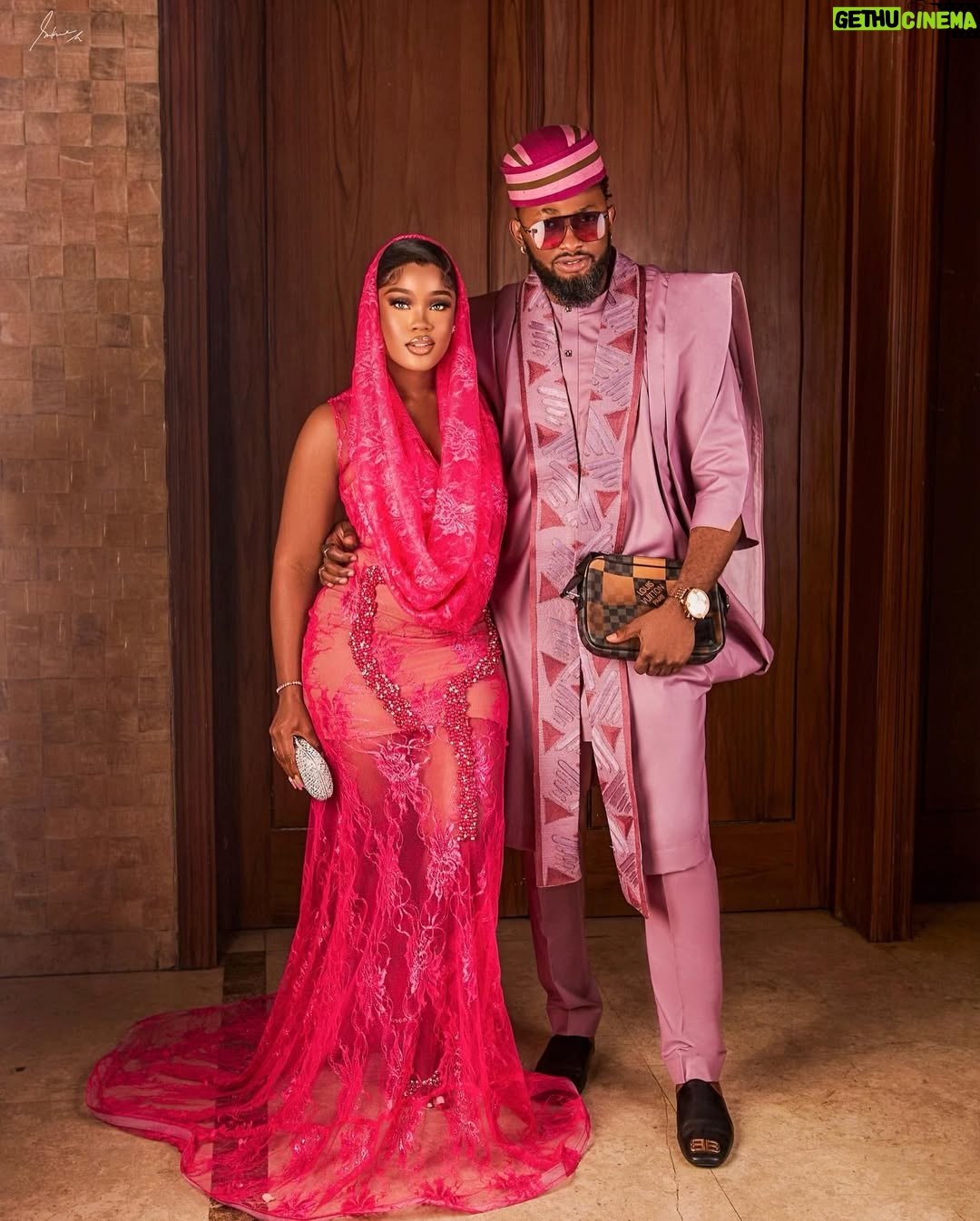 Cynthia Nwadiora - 136K Likes - To love, laughter, and their happily ever after.
#sholiza2023
#sholzy23
@siruti 🥰🥰
•
•
•
Outfit: @ericamoorebrand, thank you so much mama!
📸: @officialman_studios