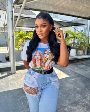 Cynthia Nwadiora Instagram - One with God is Majority!!
•
•
•
Thank you @mcf_fairandfest for having me and my baby, @officialcegar today.
Spartans!! Thank you for showing up and out!
💕 

Hair : @cassie_hair