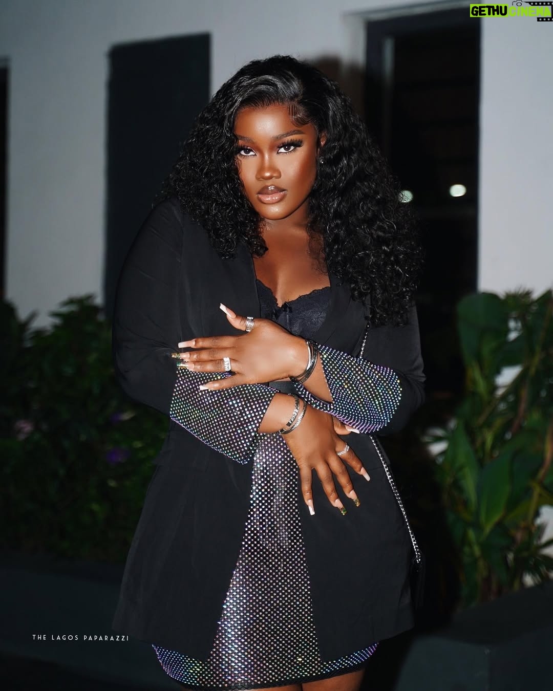 Cynthia Nwadiora - 72.6K Likes - Biggie said a touch of black and Our girl said hold my drink!
Diamond of the Season!!! Winner Nwadiora 🔥🔥🔥
10 10 10 Across all Boards!!!
Outfit : @amyaghomi
Hair : @cassie_hair
Makeup : @didysignature
Photographer: @thelagospaparazzi
Accessories : @thelittstore
🎥: @bigbronaija
#GetLitWithCeec
#Ceec
#BbNaija