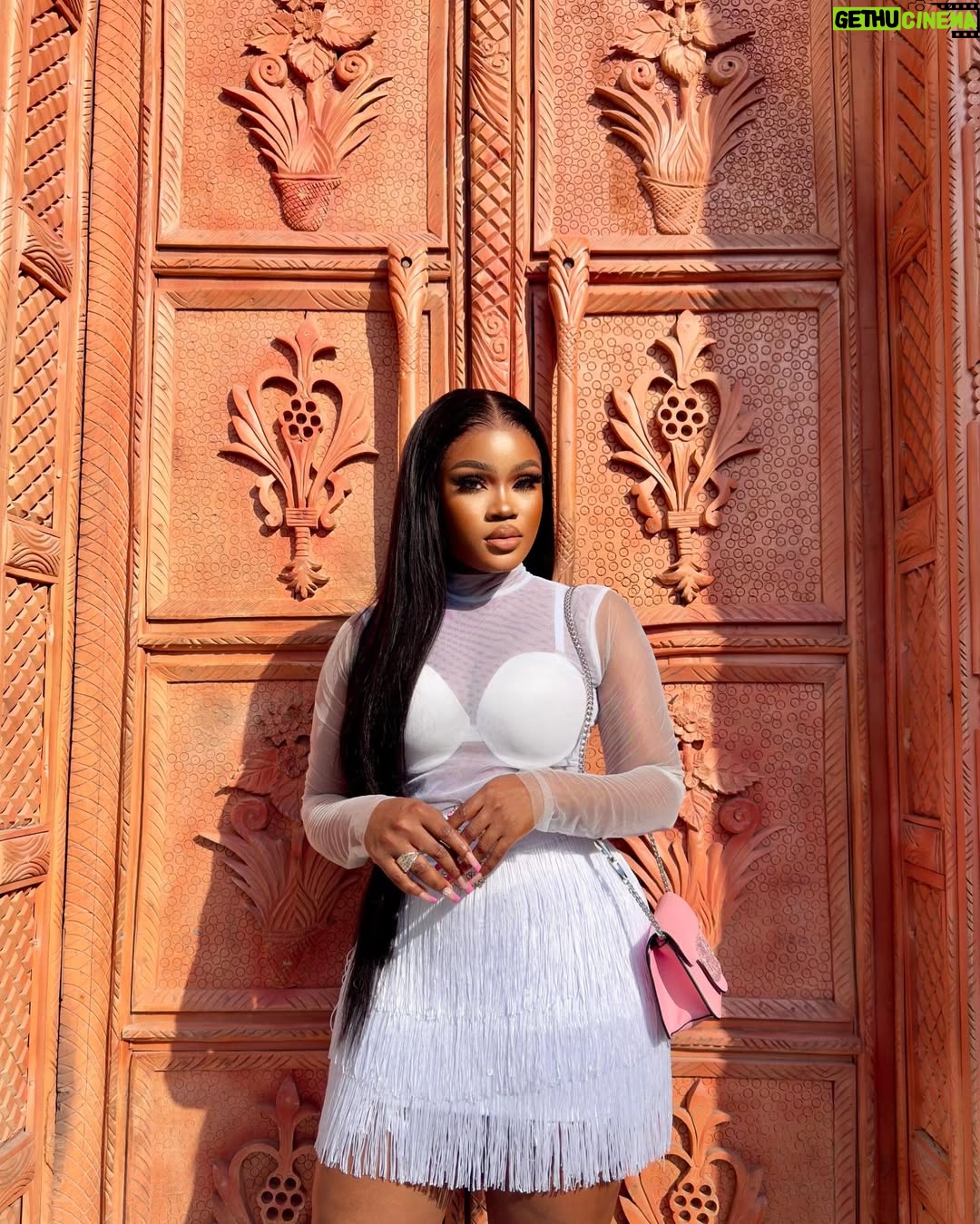 Cynthia Nwadiora - 66.5K Likes - Classy with a side of sassy. 💁♀️
Out for @cassiehair store launch…🥰
Hair: @cassie_hair
Outfit: @nelowoman.rtw