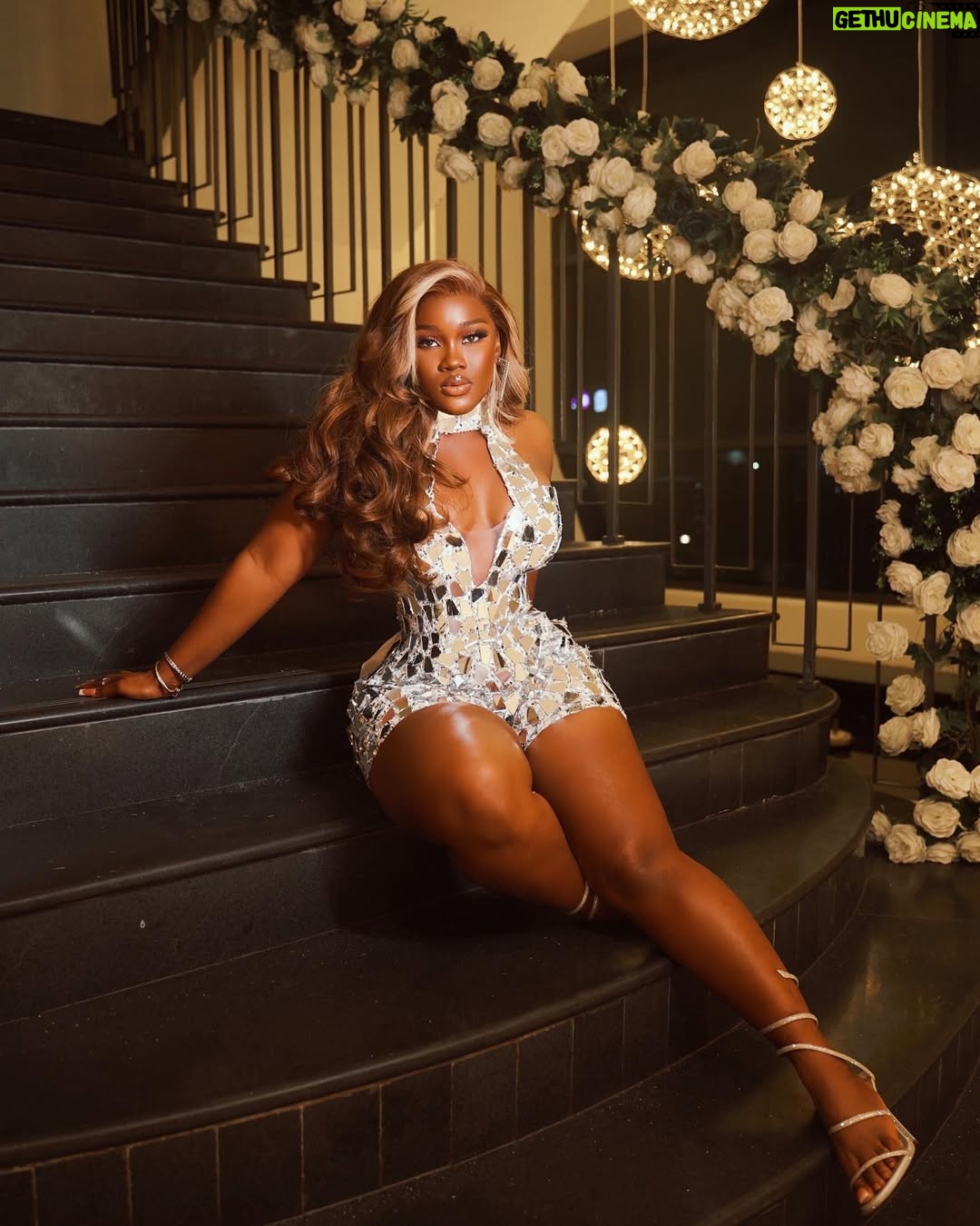 Cynthia Nwadiora - 99.3K Likes - It’s time to party with the Star of the Season! Bring your shades because this shine fit blind you ooo🤭
PARTY WITH CEEC!! 💃💃
Outfit: @ericamoorebrand
Hair: @cassie_hair
Makeup: @didysignature
Photography by the best : @thelagospaparazzi
Hair styled by : @ivys_place_
Shoes : @renecaovilla
Accessories: @thelittstore
#Ceec
#bbnaija
#bbnaijaallstars