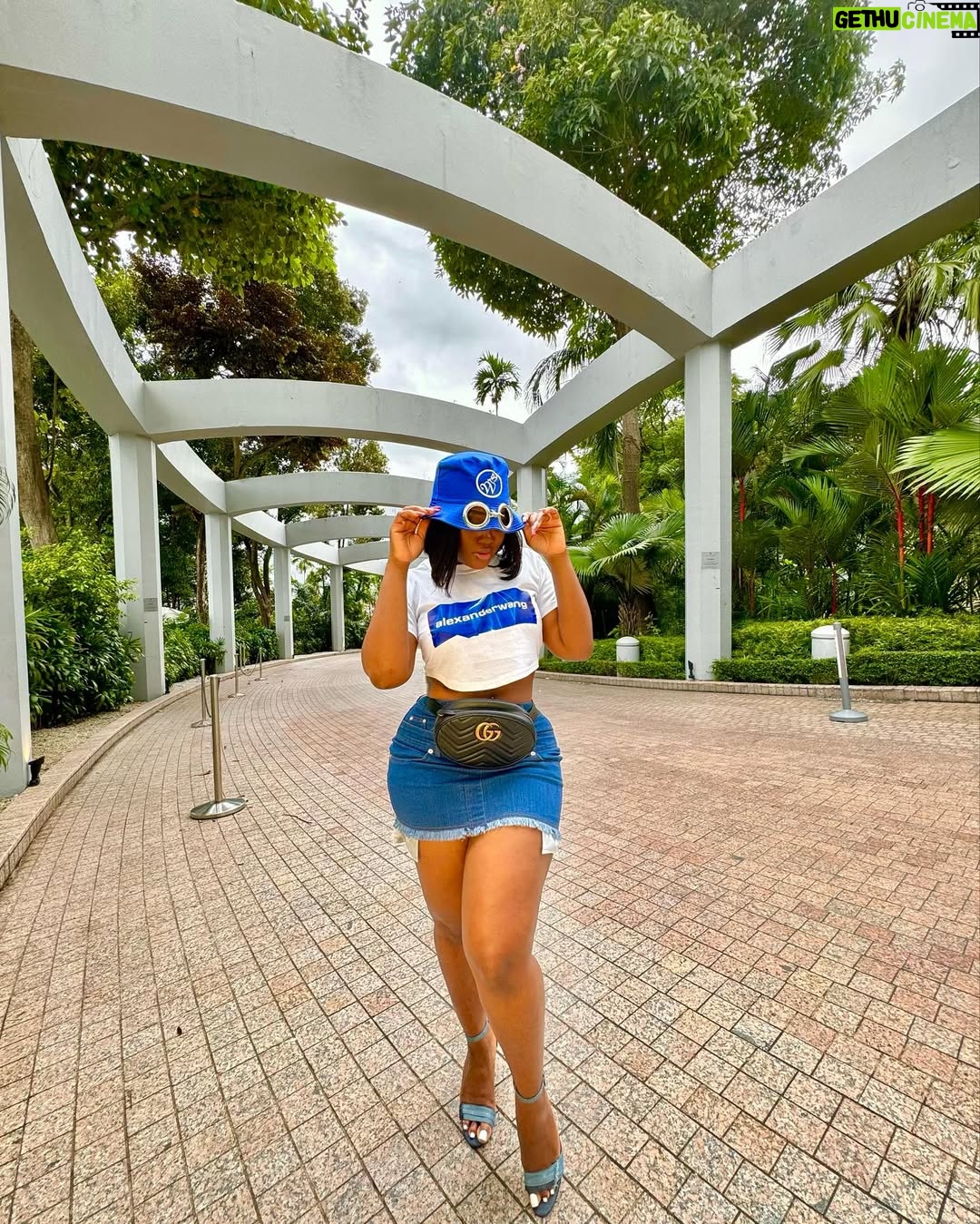 Cynthia Nwadiora - 85.2K Likes - Too cool for your rules…😌
Still on #Cyngapore