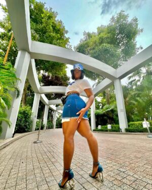 Cynthia Nwadiora Instagram - Too cool for your rules…😌

Still on #Cyngapore