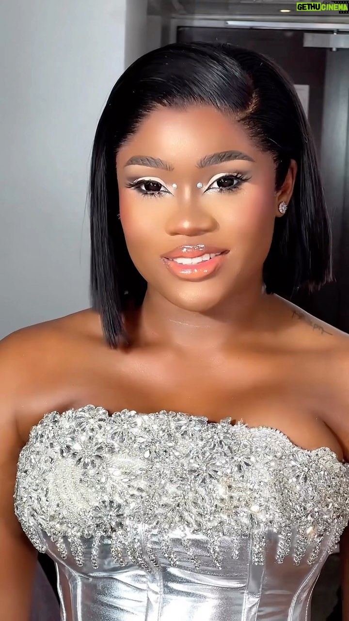 Cynthia Nwadiora - 77.4K Likes - Good music. Good friends. Good vibes.
Party with the stars!
•
•
•
Makeup: @bare2beauty
Hair: @cassie_hair
Hairstylist: @ivys_place_
Outfit: @nelowoman.rtw @nelo.woman
🎥: @kredol_creativeidol