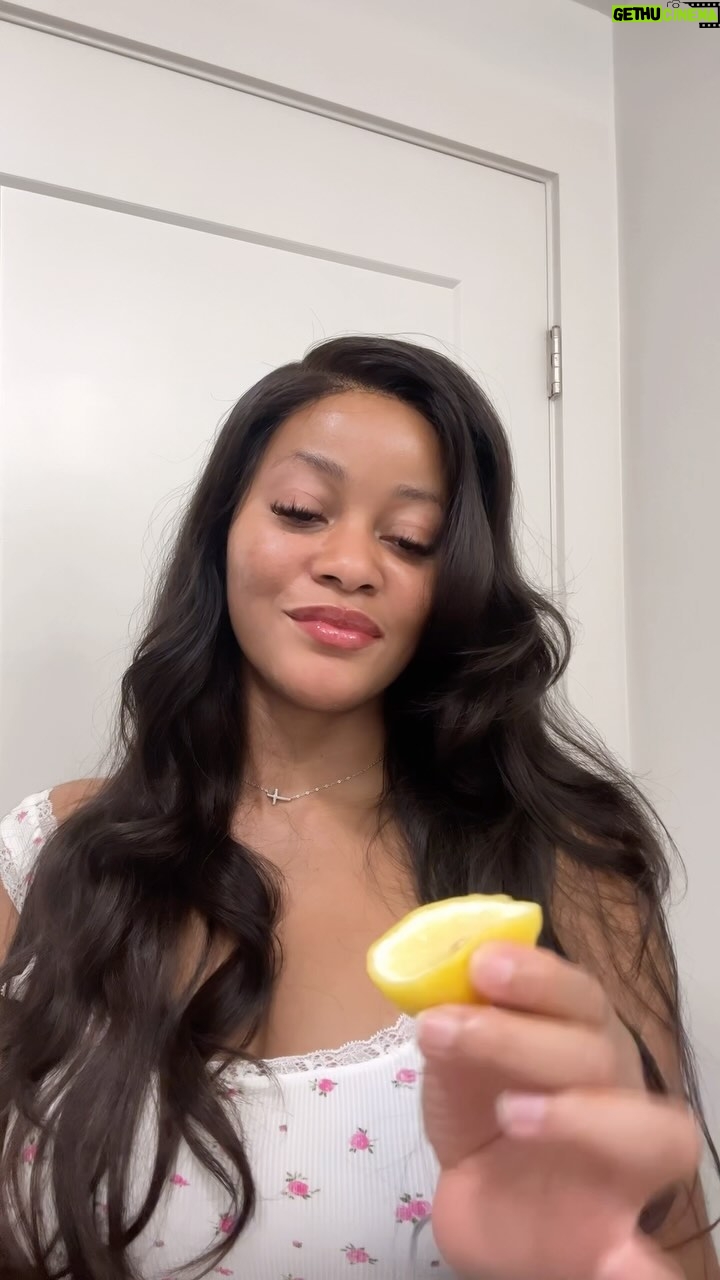 Damilola Adegbite - 18.6K Likes - Would you try this? If you’ve tried it before or have any other natural hacks, please share! I’d love to hear your experiences. 💛
#lemonexperiment #naturaldeodorant