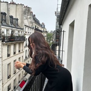 Damilola Adegbite Instagram - Paris is always a good idea 🖤