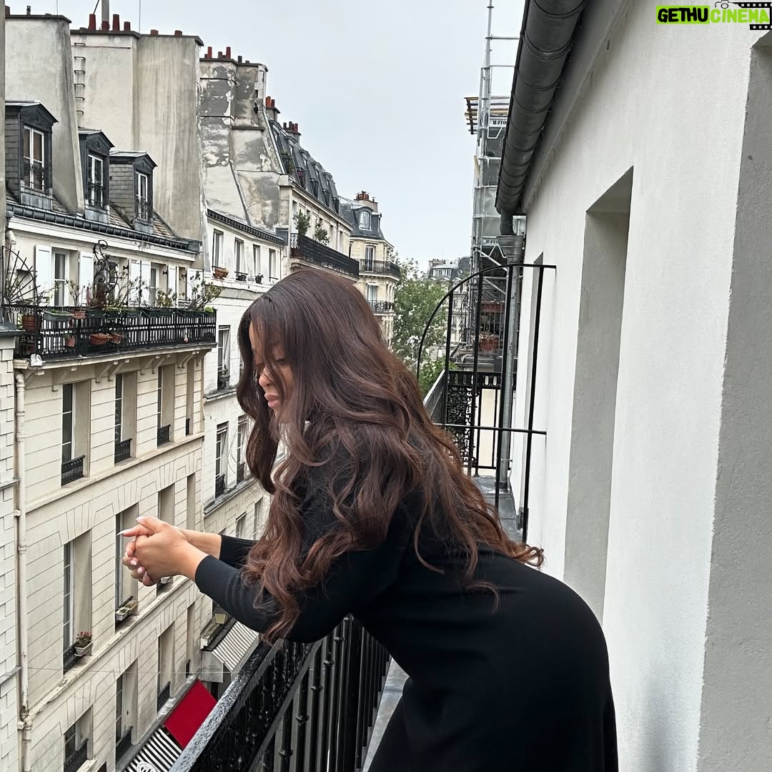 Damilola Adegbite - 19.2K Likes - Paris is always a good idea 🖤