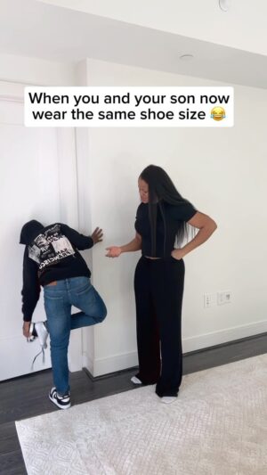 Damilola Adegbite Instagram - Shoe I just bought 😂 And oh, we wear the same shoe size now 🥹❤️❤️❤️❤️

#motherhood #ilovebeingamom
