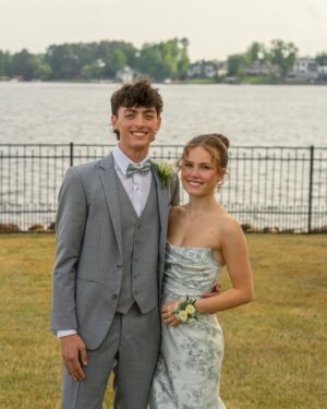 Darby Camp Instagram - Prom ‘25!!! #lastonebestone 

Dress: @dessygroup 
Hair: @lucci_aveda