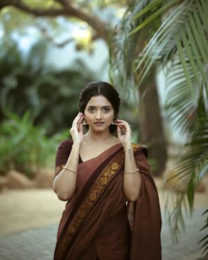 Darshini Gowda Instagram - 🍂

Mua : @gajapriya_artistry 
Stylist : @hannah.glory 
Camera :  @sano_visuals